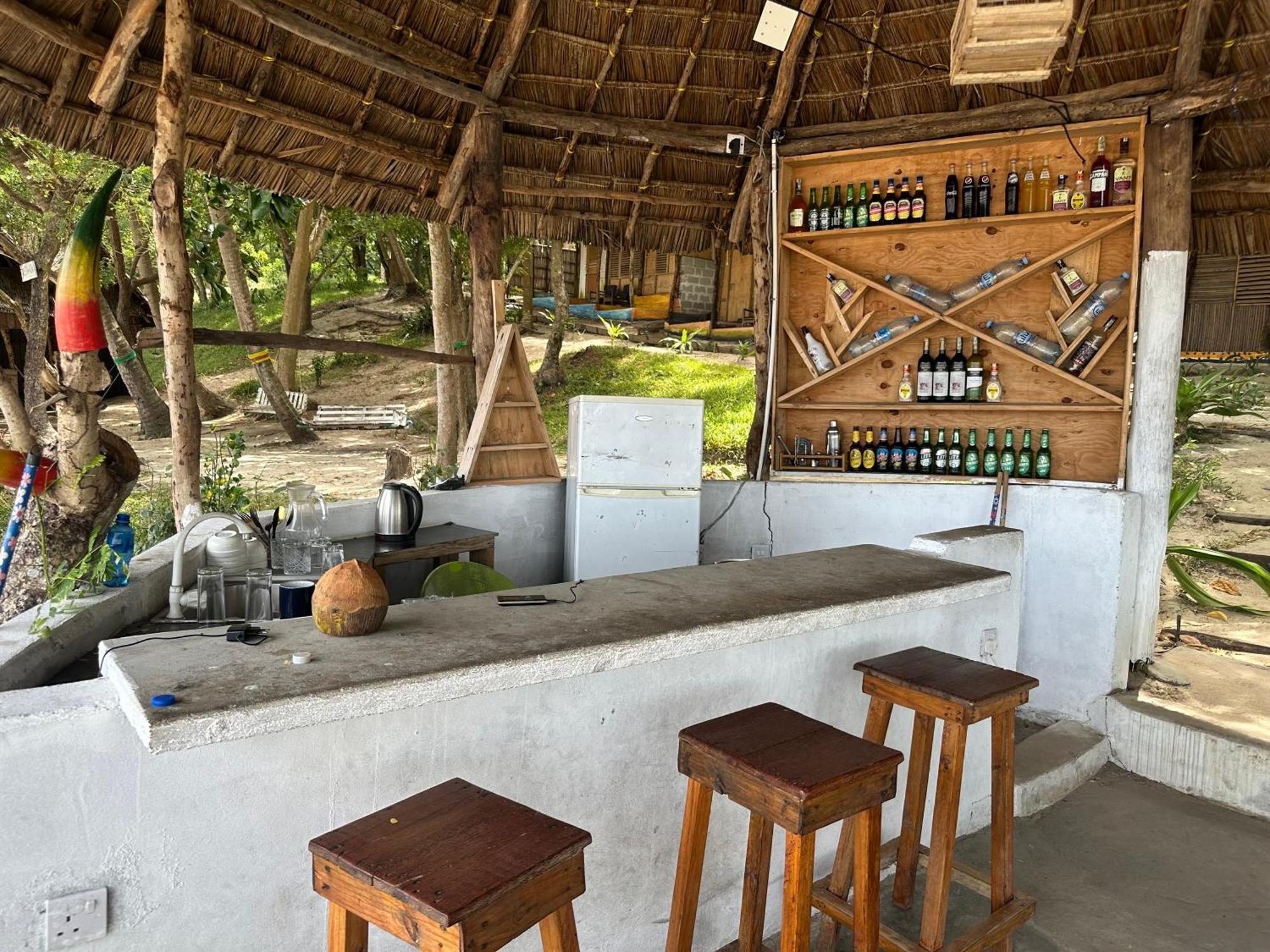 Maweni Beach Bungalows Килиндони Экстерьер фото