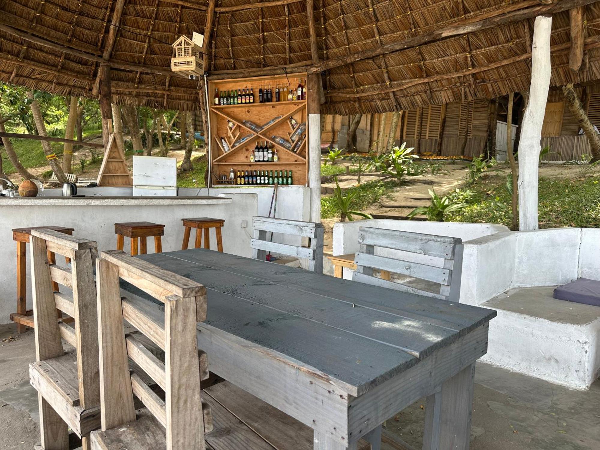 Maweni Beach Bungalows Килиндони Экстерьер фото