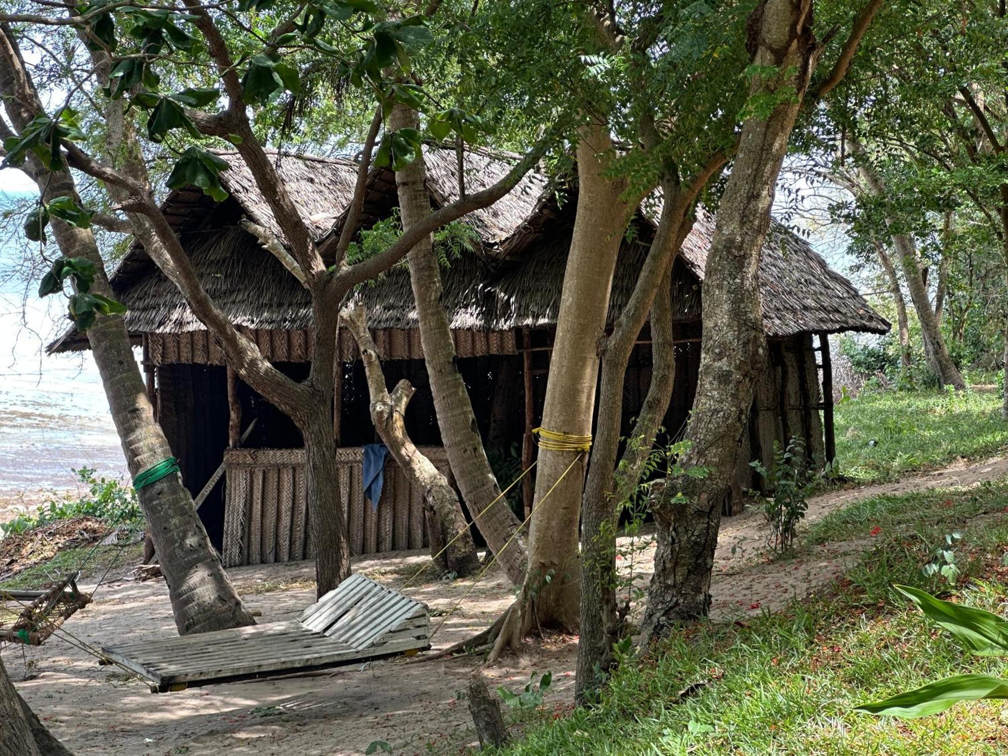 Maweni Beach Bungalows Килиндони Экстерьер фото