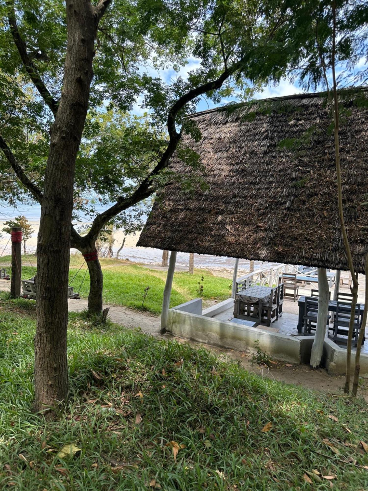Maweni Beach Bungalows Килиндони Экстерьер фото