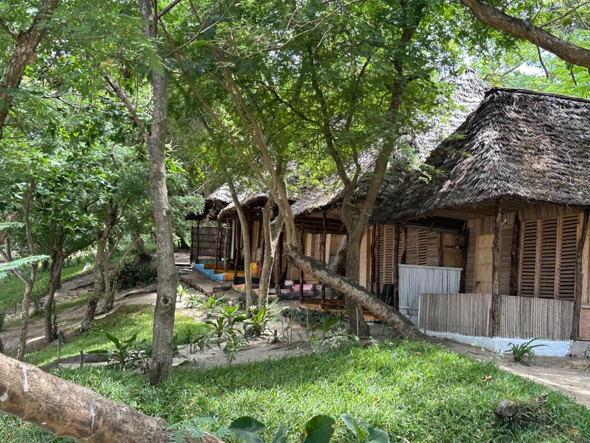 Maweni Beach Bungalows Килиндони Экстерьер фото