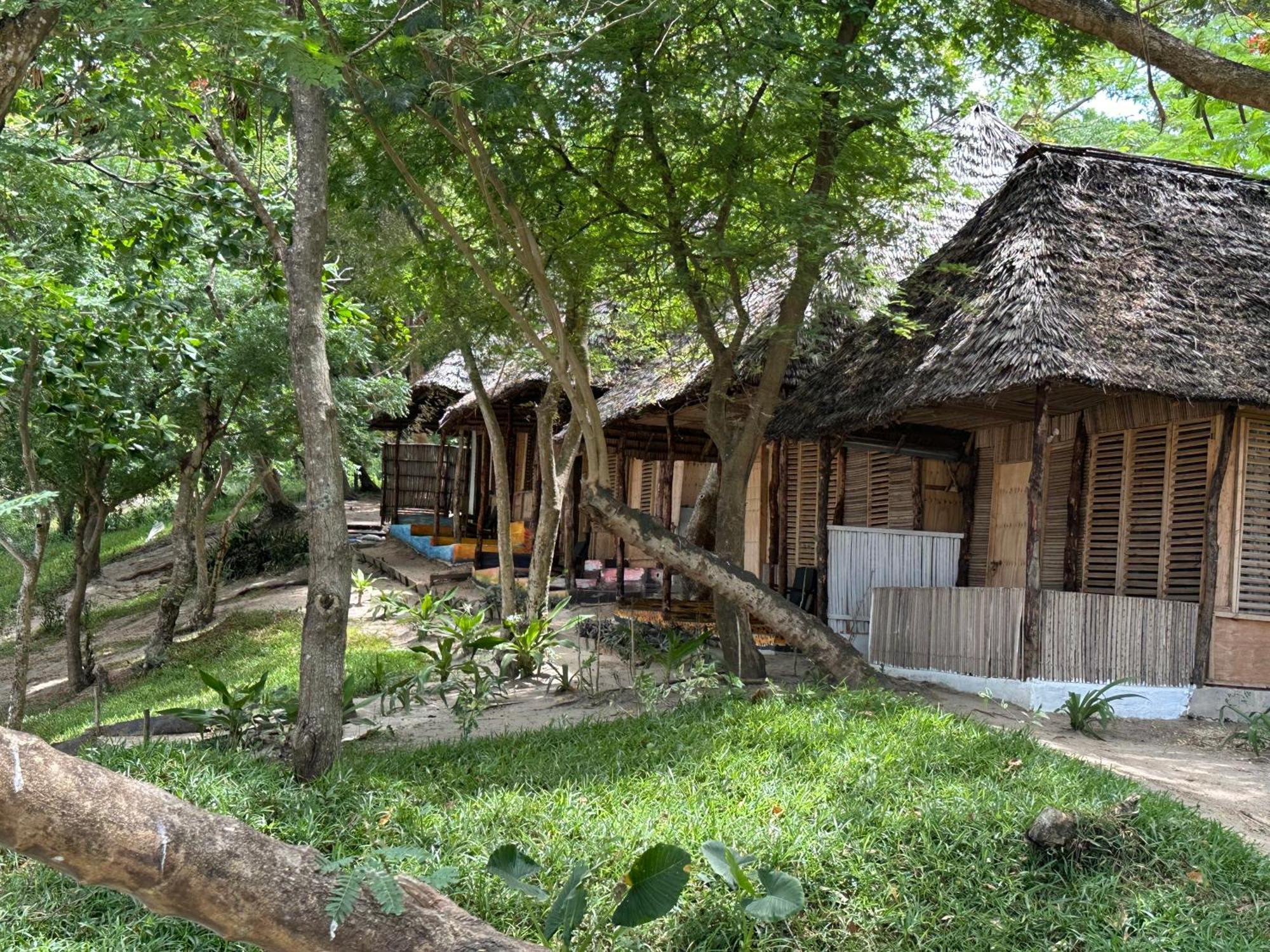 Maweni Beach Bungalows Килиндони Экстерьер фото
