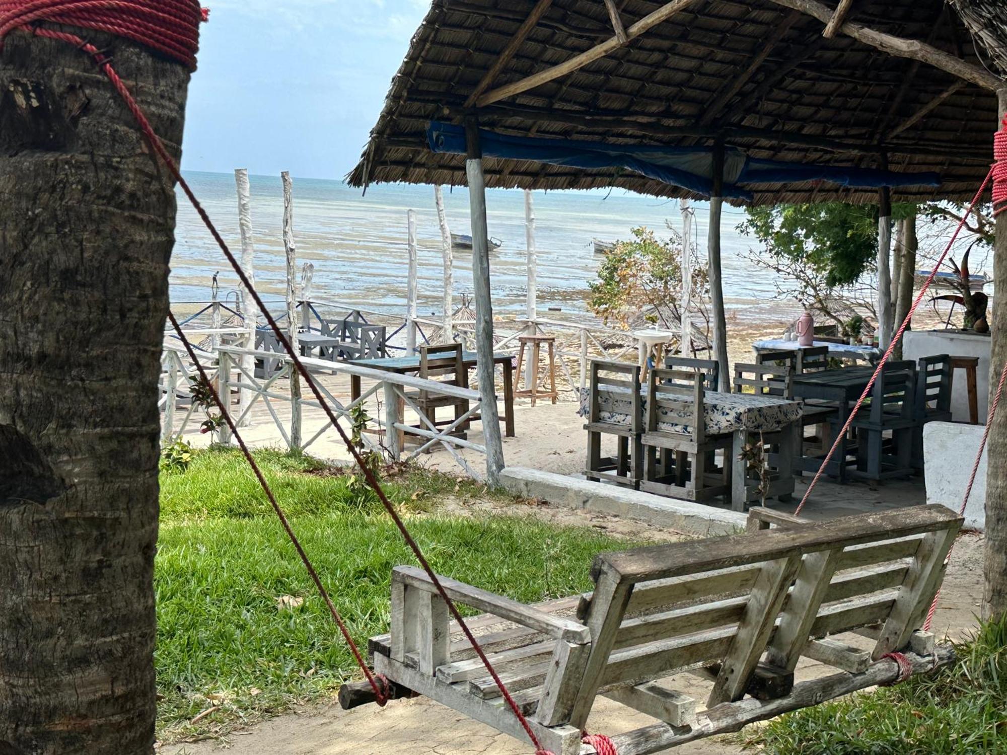Maweni Beach Bungalows Килиндони Экстерьер фото